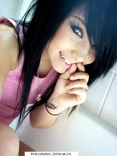Brookelle Bones - ♫ஐ��εℓїνε �η ��μ��εℓ��ஐ♫ - [E][M][O]