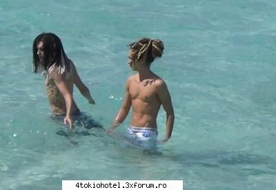 Have fun with Tom - tom e inainte bil daca te atingi de el jur ca - Tom