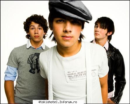Jonas Brothers - Jonas Brothers sunt trei frati din New Jersey - ~● Other●Bands ●~