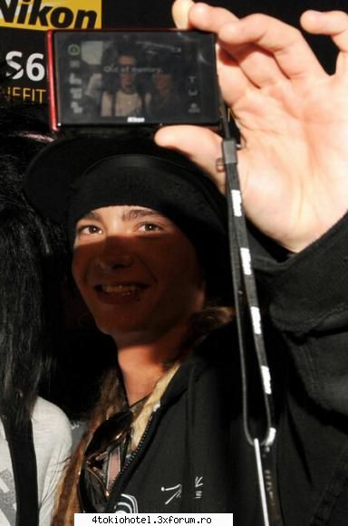 Poze - simile at photo - Tom