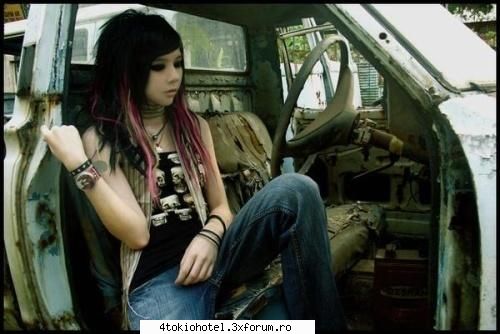 Sar Bennett - parka aveam si yo poze q ea:-? krek ea e:D - [E][M][O]