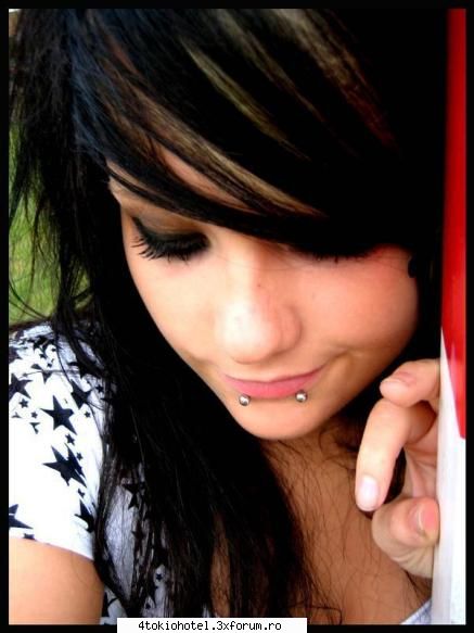 frumoasa si bestia - audrey:o fata super dragutza ji ffff frumoasa ae - ~● Fan●Fiction ●~